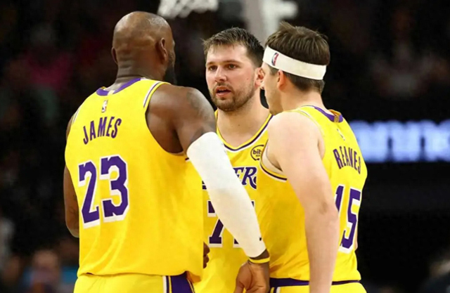 开云体育官网-10战9胜正式锁定季后赛！这支湖人究竟发生了哪些变化？|东契奇|詹姆斯|俄克拉荷马雷霆队|圣安东尼奥马刺队|克利夫兰骑士队_新浪体育_新浪新闻